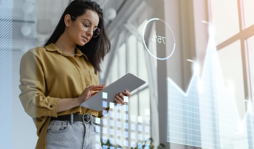 medium-shot-woman-holding-tablet